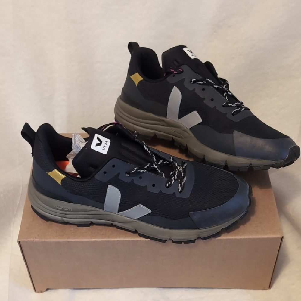 VEJA DEKKAN ALVEOMESH MEN SNEAKERS SIZE 8